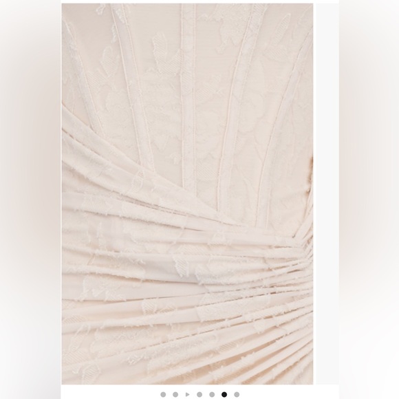 HOUSE OF CB
Cesca Floral Ruched
High-Low Corset Dress - Picture 6 of 6